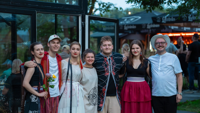 MIKC LMMV audzēkņu un absolventu stāsti: Etnodžeza ansamblis "Bruoļi i Muosys" izdod debijas albumu