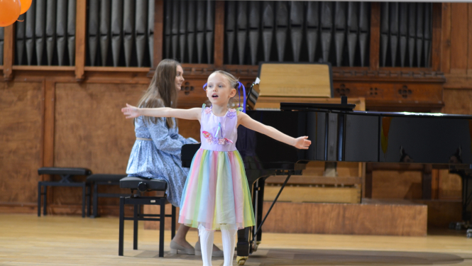 V Mazo dziedātāju konkurss “Saules zaķis”