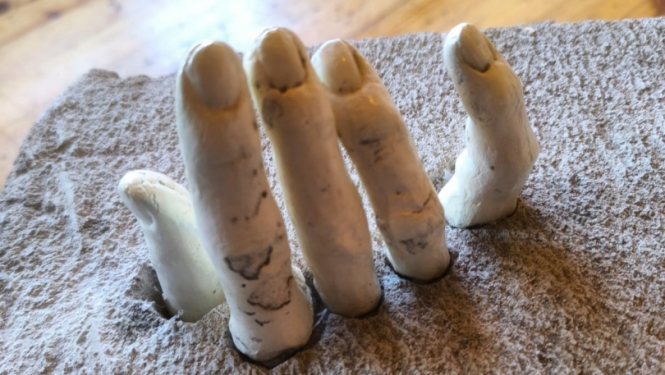 Izstādes "Mākslas forma - Tēlniecība" uzstādīšana Līvānos