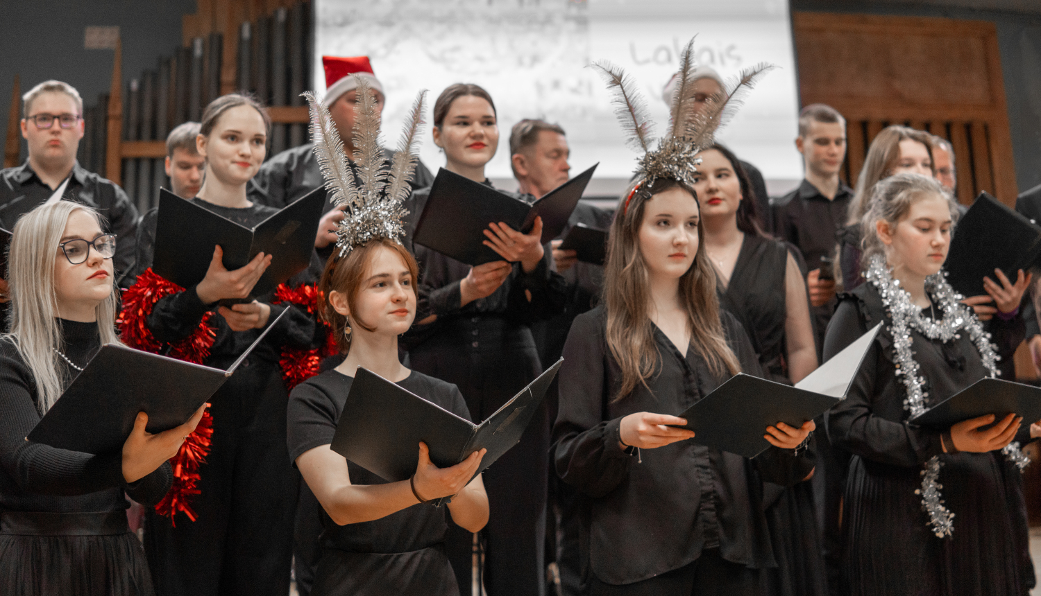 Kolektīvu Ziemassvētku koncerts “Labais vairo labo”