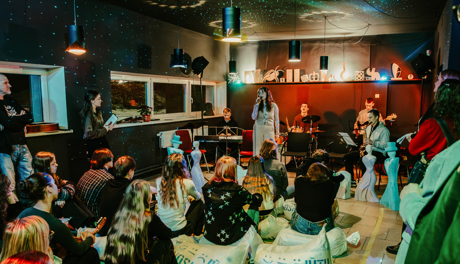 Vakars ar savējiem "Jūtu noskaņas" MIKC LMMV RMDS ēdnīcā