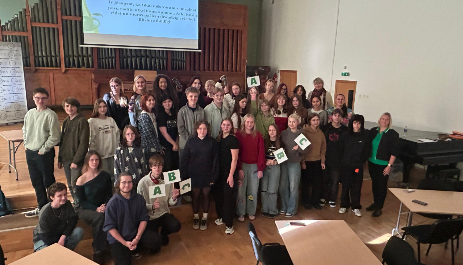 Vides viktorīna: Zināšanas par atkritumu šķirošanu un ilgtspēju Karjeras nedēļas ietvaros